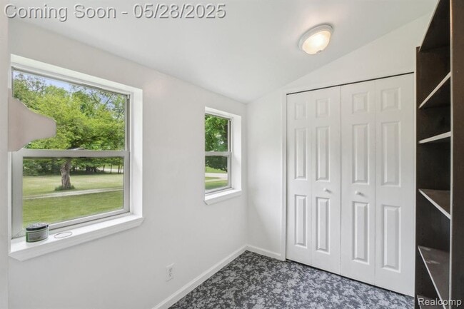 Building Photo - 3005 S Hickory Ridge Rd