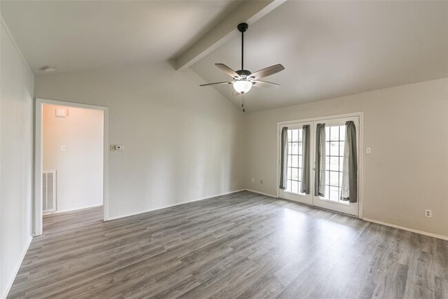 Building Photo - 5514 Vickita Dr