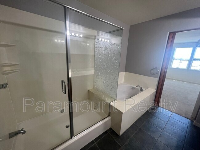 Building Photo - 700 S Abel St