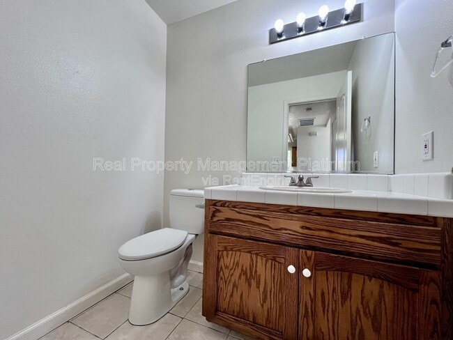 Building Photo - 2233 E Christopher Dr