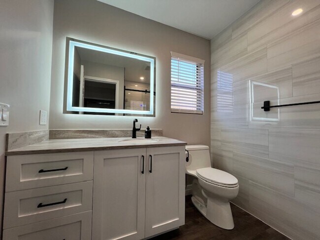 Building Photo - Fabulous 3 bedroom  Home