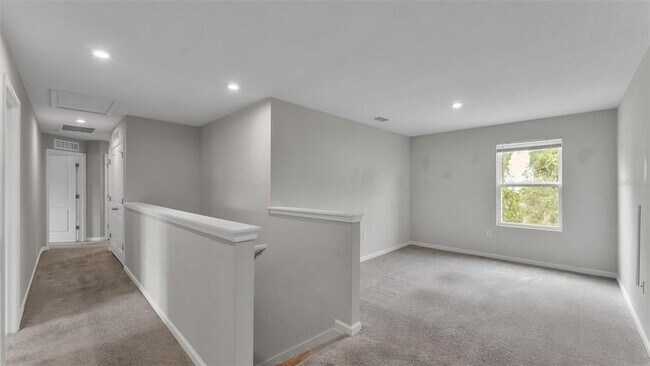 Building Photo - 1450 Haines Dr