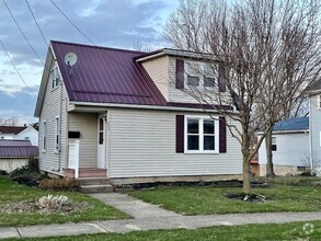 Building Photo - ASHLAND - 2 Bedroom Home Available!
