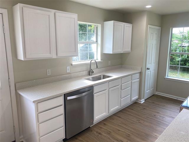 Building Photo - 213 S 3rd St