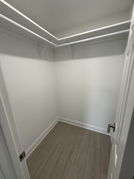 Building Photo - 6521 Alta Monte Dr