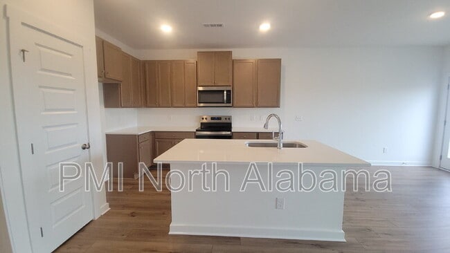 Building Photo - 7578 Discovery Pt Dr NW