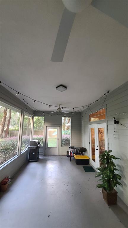 Building Photo - 7515 SW 22nd Ave