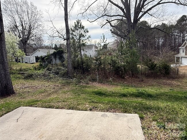 Building Photo - 2550 No Mans Ave