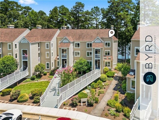 Building Photo - 206 Water Pointe Ct