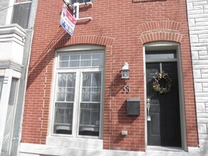 Building Photo - 33 N Milton Ave
