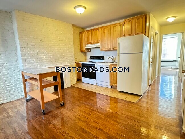 Building Photo - 94 Tyler St.