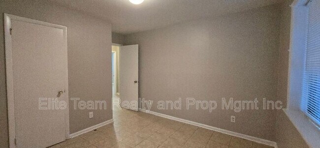 Building Photo - 1803 Darbrook Dr