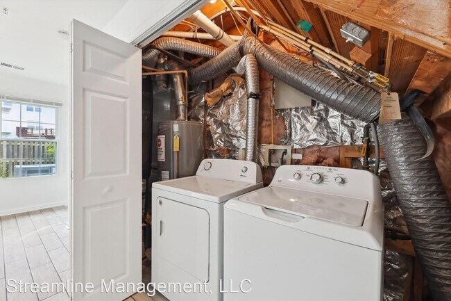 Building Photo - 4 br, 2.5 bath House - 7007 Onyx Ct.
