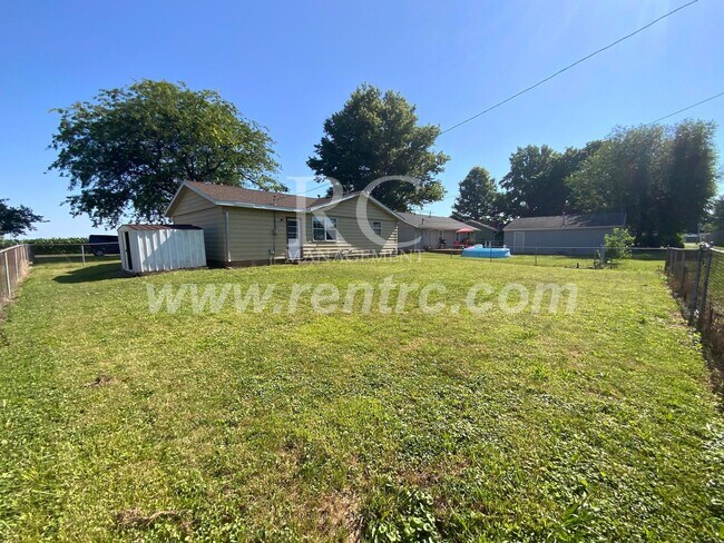 Building Photo - 206 Fourteenth E (g)-