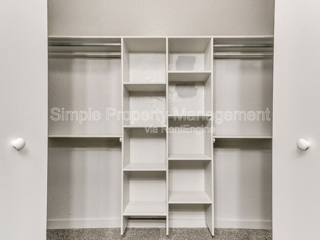 Building Photo - 2605 N Robinson Ave