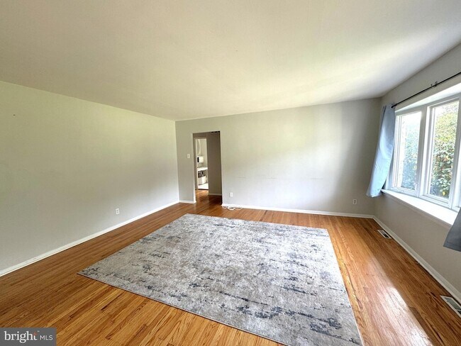 Building Photo - 310 Fish Pond Rd