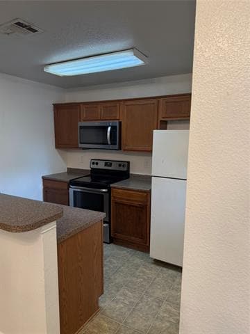 Building Photo - 609 Kings Way Dr