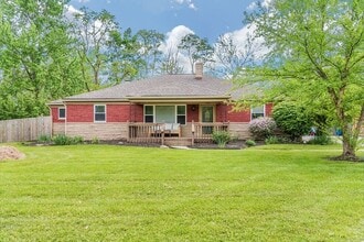 Building Photo - Fantastic 4 Bedroom Home In Great North Indy Location!