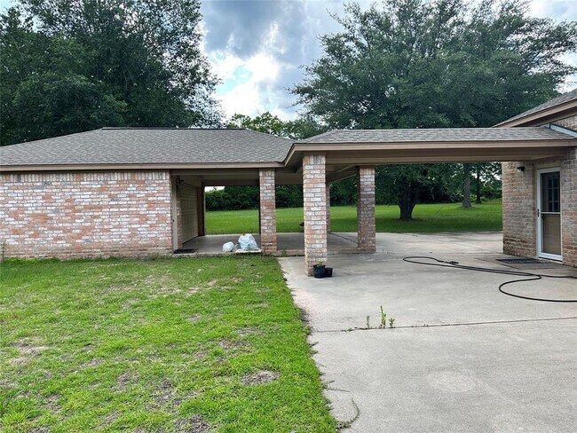 Building Photo - 33615 Dobbin-Huffsmith Rd