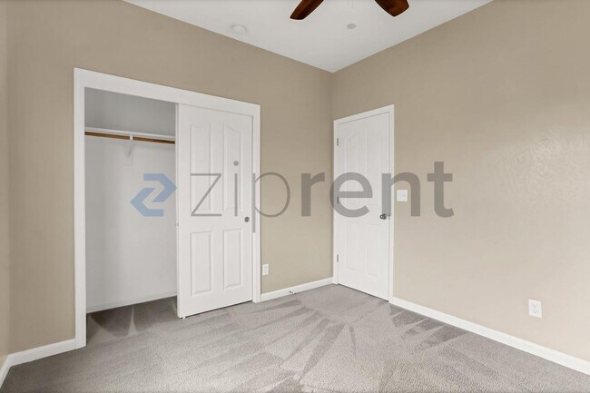 Building Photo - 10586 N Whitney Ave