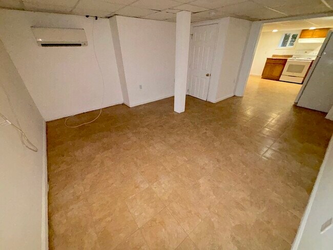 Building Photo - 156 Dupont Cir