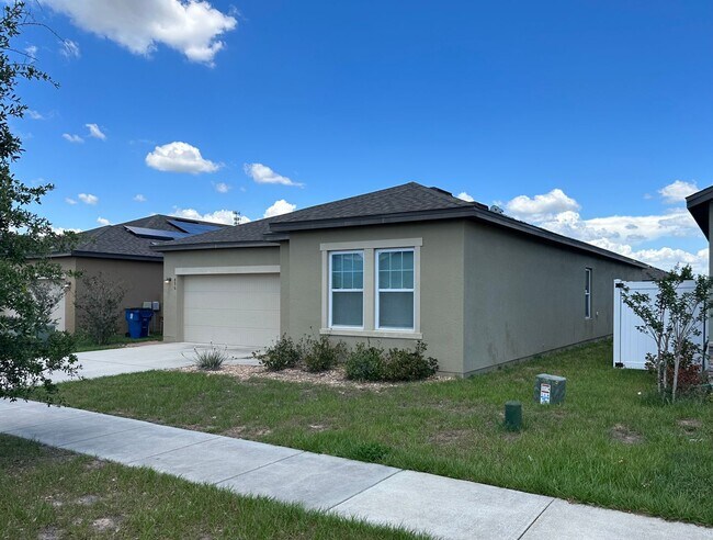 Building Photo - $1,000 Move In Special!!  Private Back Yar...