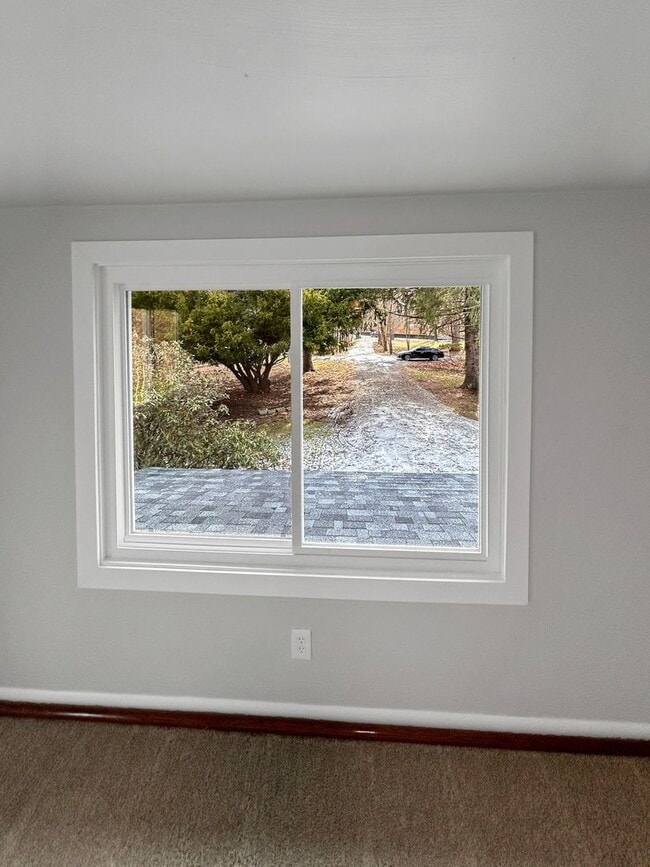 Building Photo - Welcome to this newly remodeled gem located in the heart of Collier, PA.