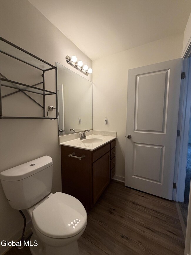 Building Photo - 36 Vly Rd