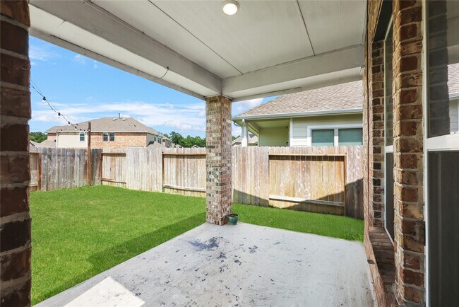 Building Photo - 29897 Dovetail Blf Ln