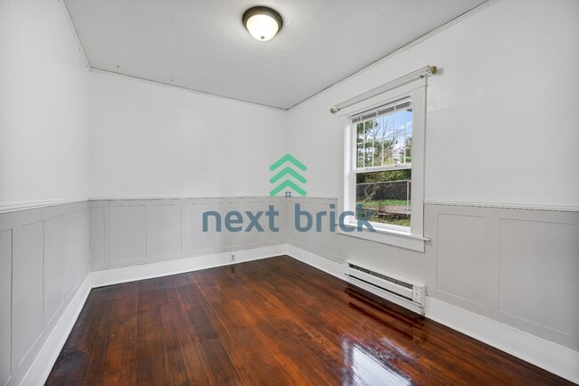 Building Photo - 3 BED & 2 BATH SINGLE FAMILY HOUSE FOR RENT