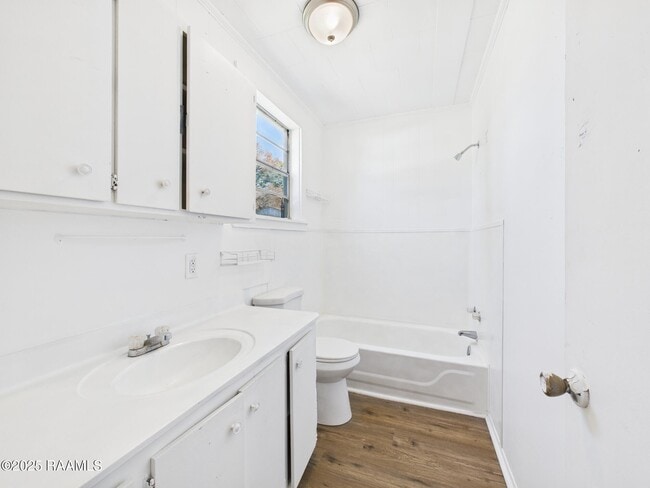 Building Photo - 711 E Lessley St