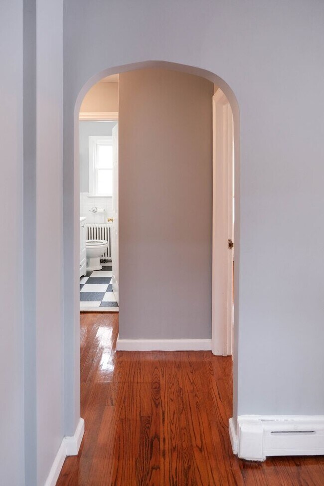 Building Photo - Beautiful Four Bedroom Home