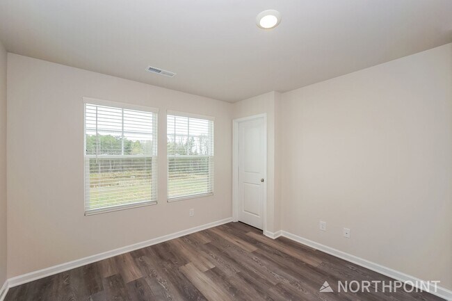 Building Photo - 3-Bedroom, 3.5 Bath Townhome for Rent in Mooresville, NC | Attached Garage & Modern Kitchen