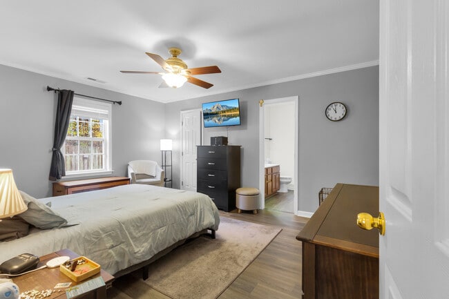 Building Photo - 158 Oakley Dr