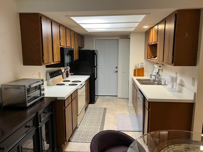 Building Photo - 13418 NE 136th Pl