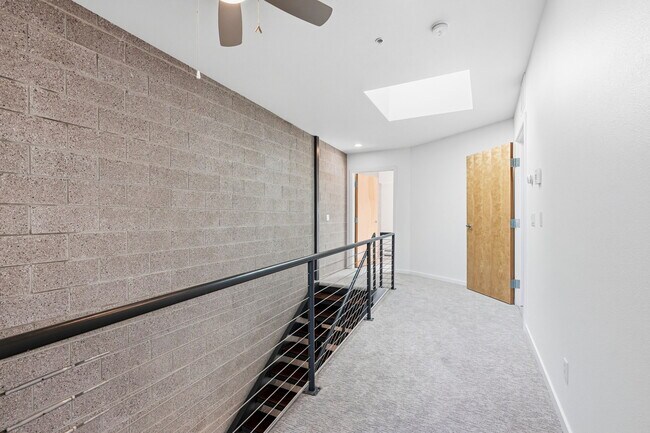 Building Photo - 11582 Colony Row