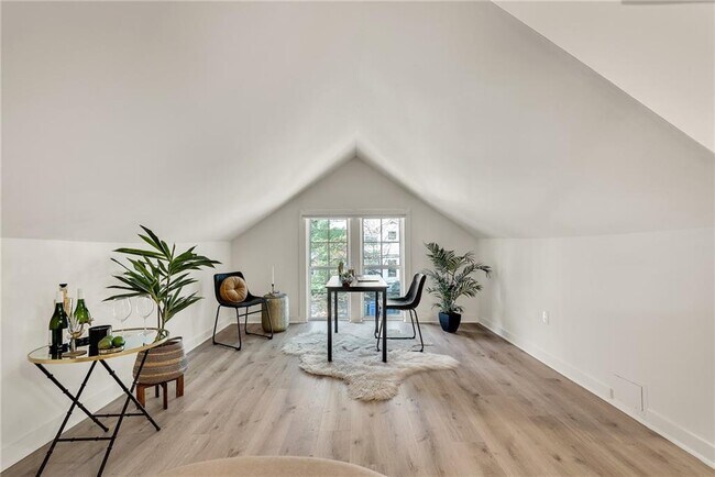 Building Photo - 901 Argonne Ave NE