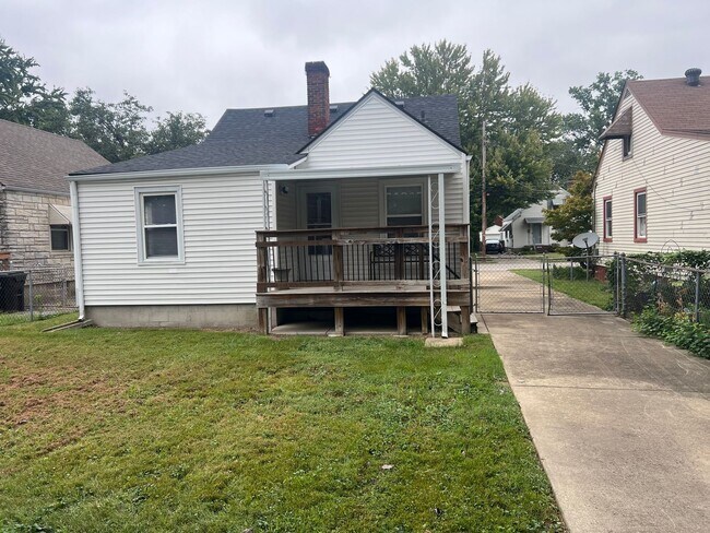 Building Photo - 1104 Hathaway Ave