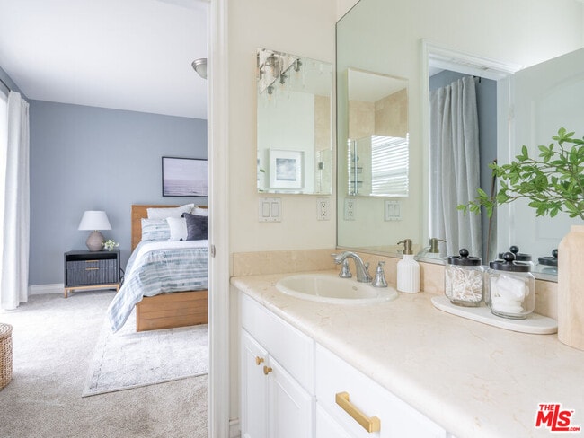 Building Photo - 11428 National Blvd