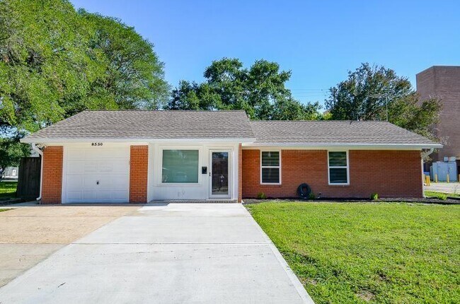 Primary Photo - 8330 Waterbury Dr