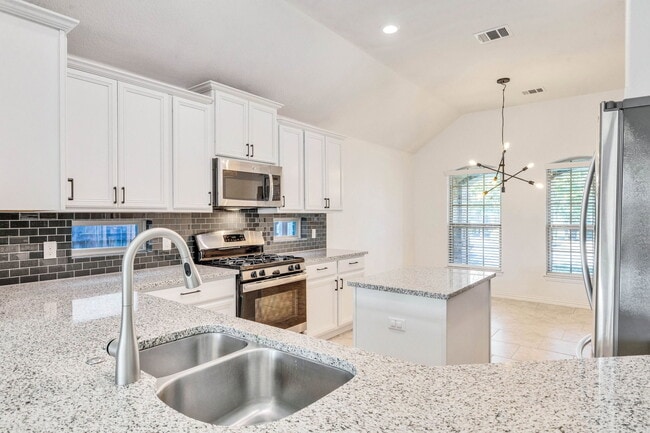 Building Photo - 120 Lily Turf Cove