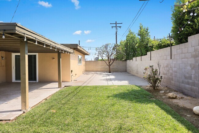 Building Photo - Gorgeous North Upland Home for Lease