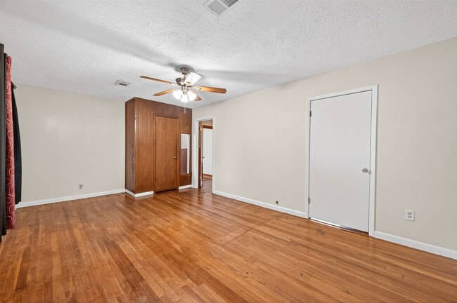 Building Photo - 4019 Beatrice Ave