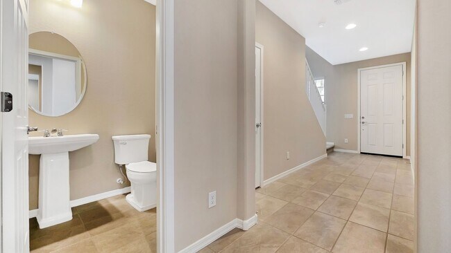 Building Photo - Brand new home!  Convenient to the 303 freeway!