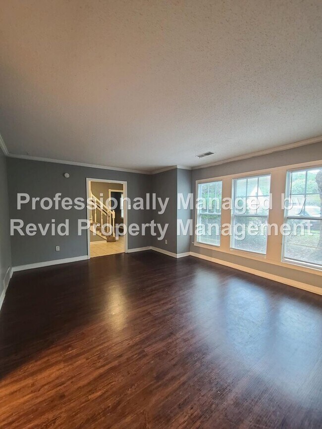 Building Photo - 6771 Bainbridge Dr