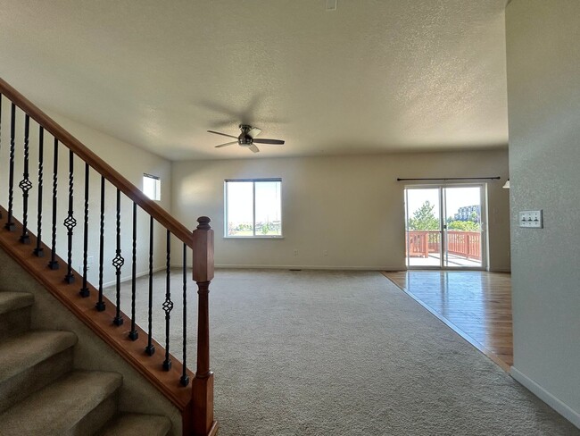 Building Photo - Spacious 5-Bedroom House with Large Fenced Yard