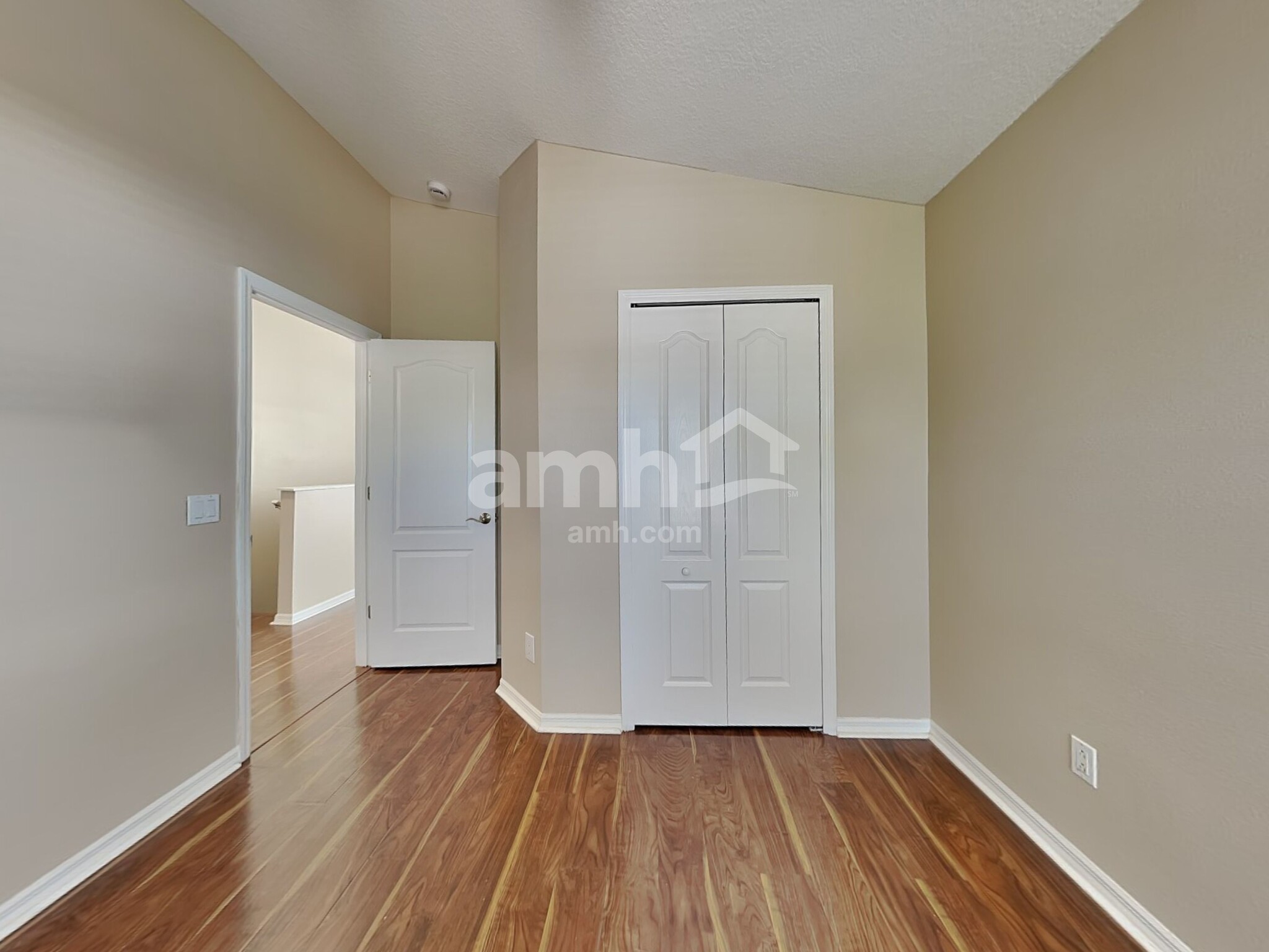Building Photo - 9615 Laurel Ledge Dr