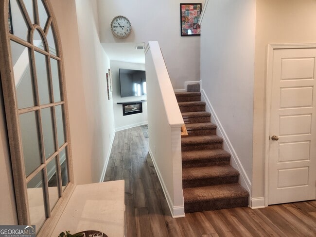 Building Photo - 47 Station Overlook Dr