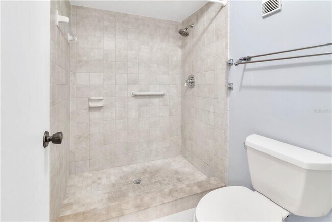 Building Photo - 2640 Enterprise Rd E