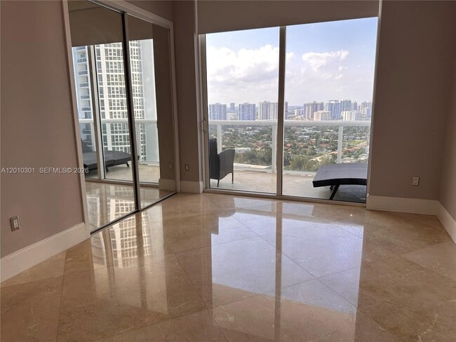 Building Photo - 18101 Collins Ave